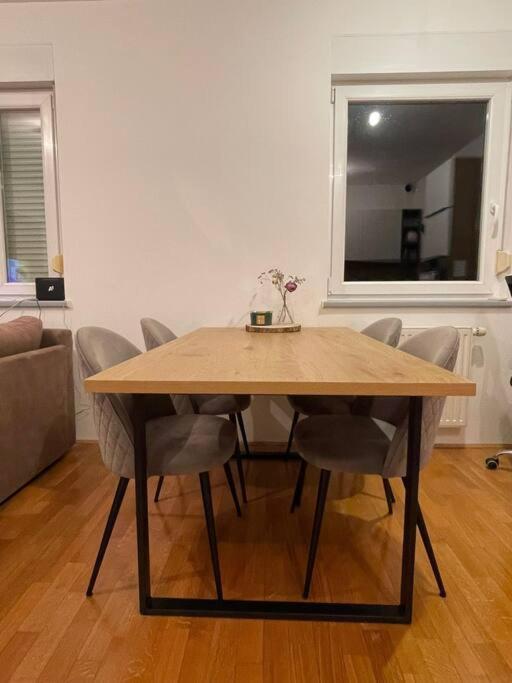 Mely Rose Apartment ลูบลิยานา ภายนอก รูปภาพ